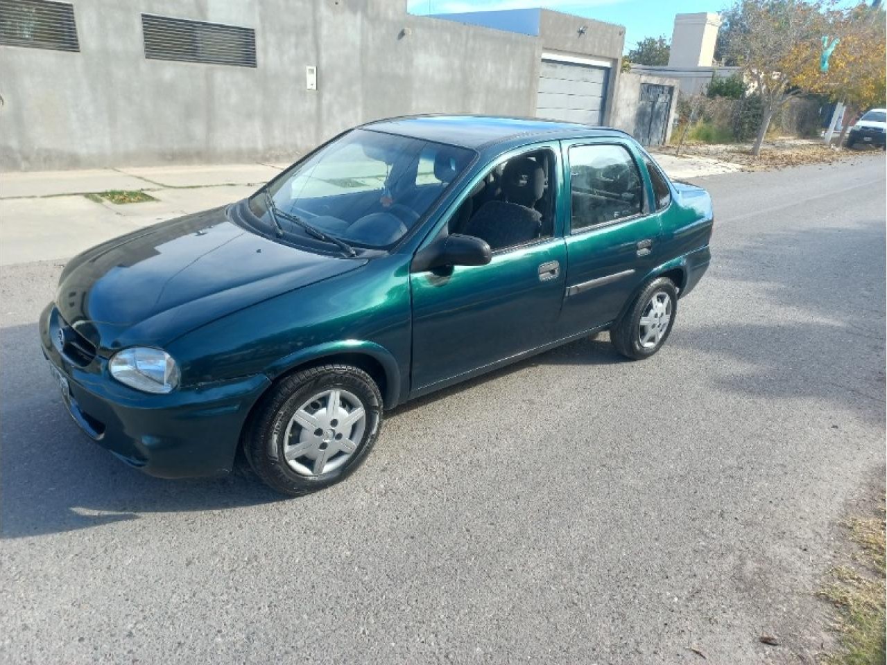 Chevrolet Corsa 5 Puertas 2000