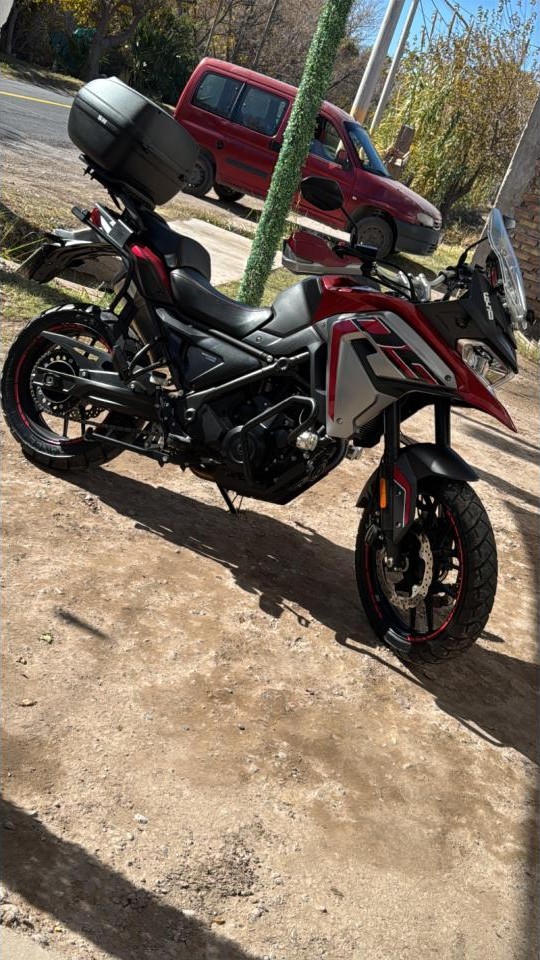 Voge 650 Ds 2024. 10 Mil Kilómetros Y Varios Accesorios