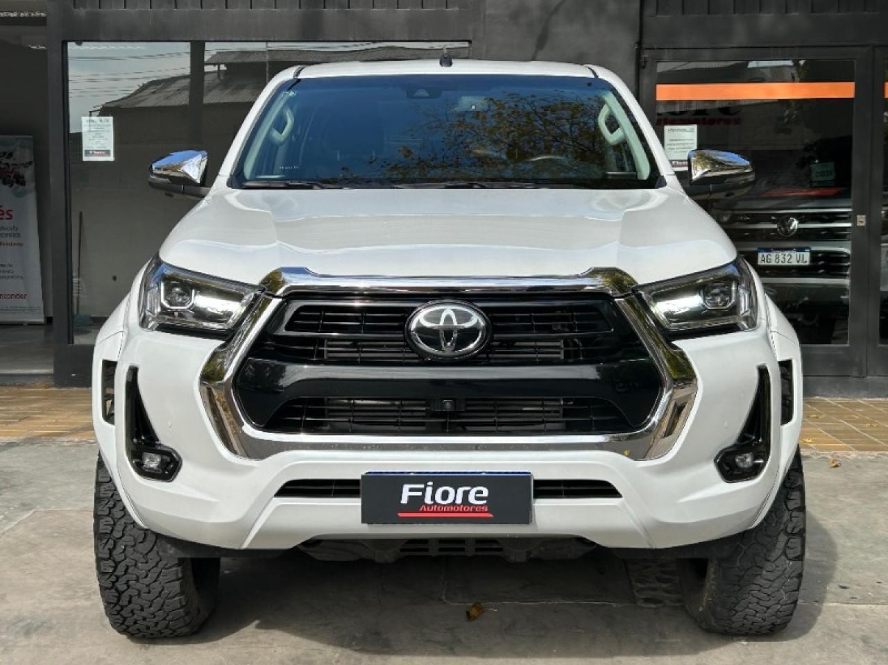 Toyota Hilux Srx 4x4 Automática 2025 Solo 14 Mil Kms Trocha Ancha Nueva