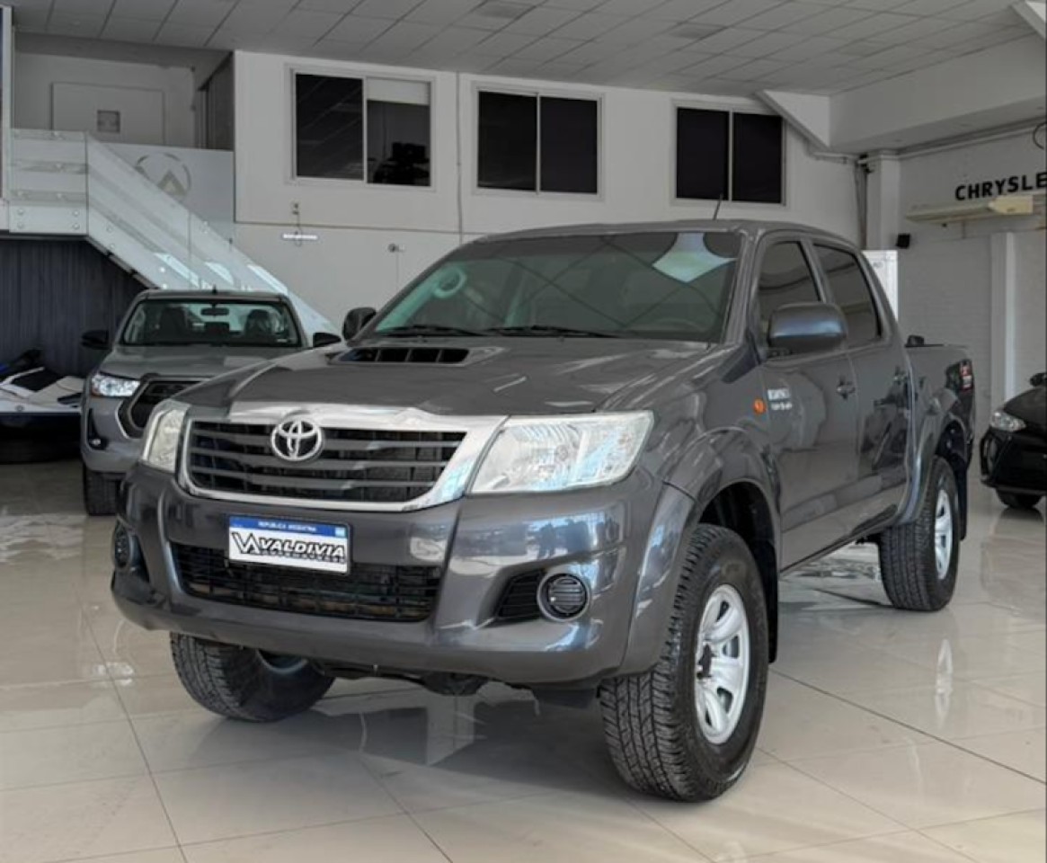 Toyota Hilux Sr 4x4 Año 2014