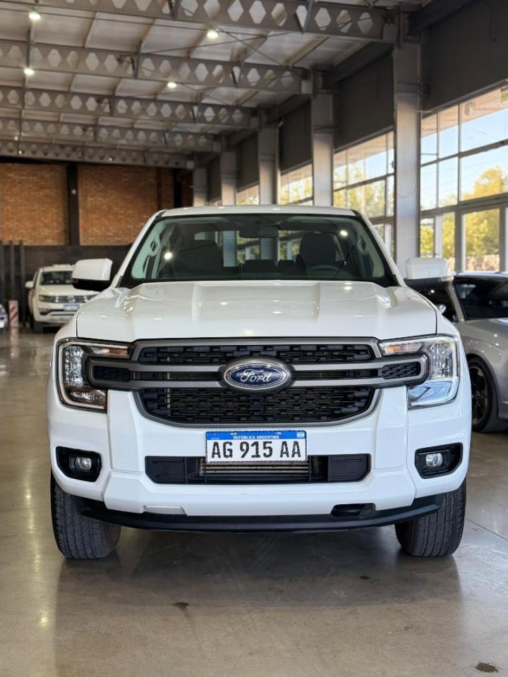 Ford Ranger 2,0 Tdi Dc 4x2 Xls 6 Mt - Modelo 2024 -