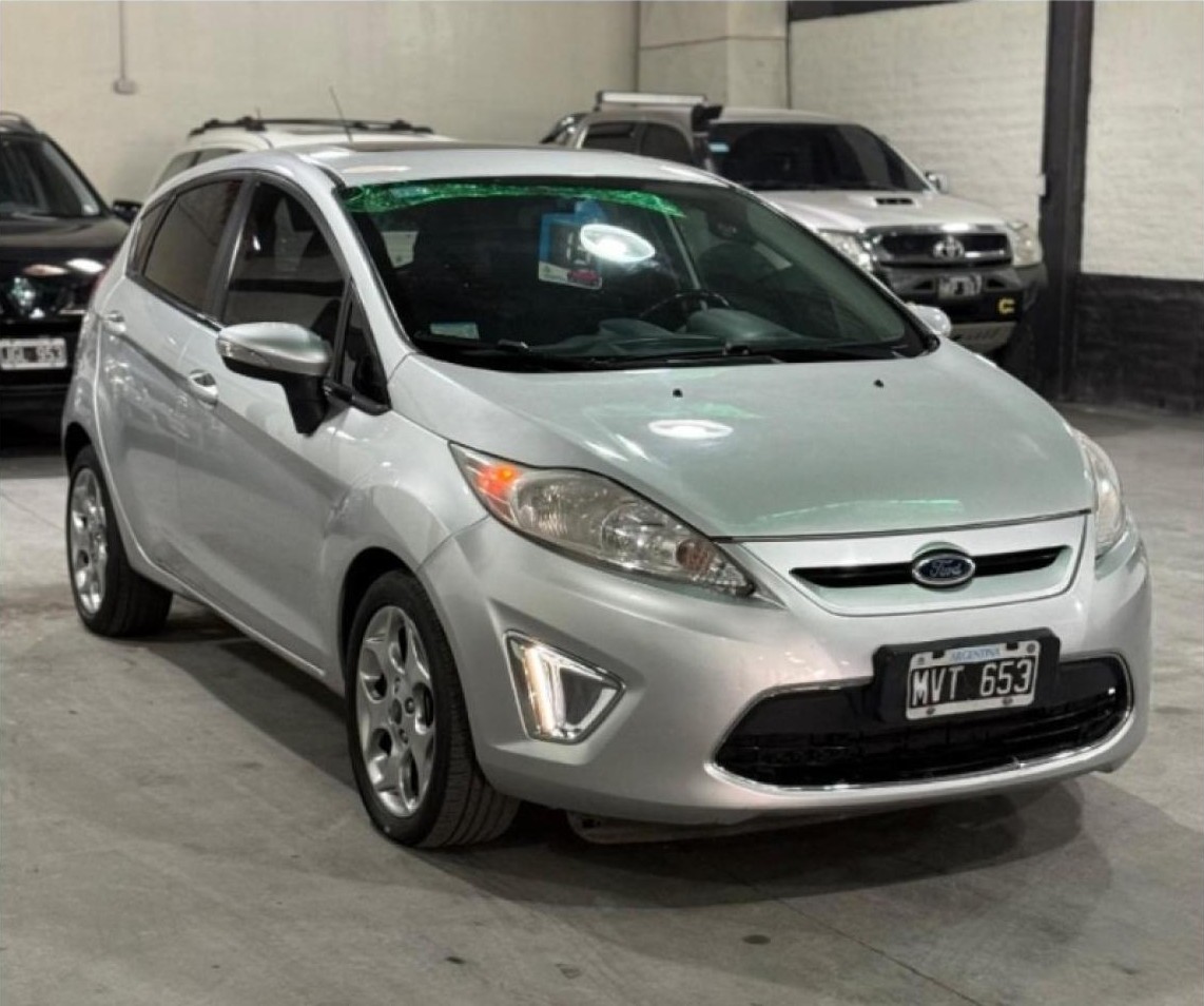 Ford Fiesta Kinetic Titanium 2013 Inmaculado
