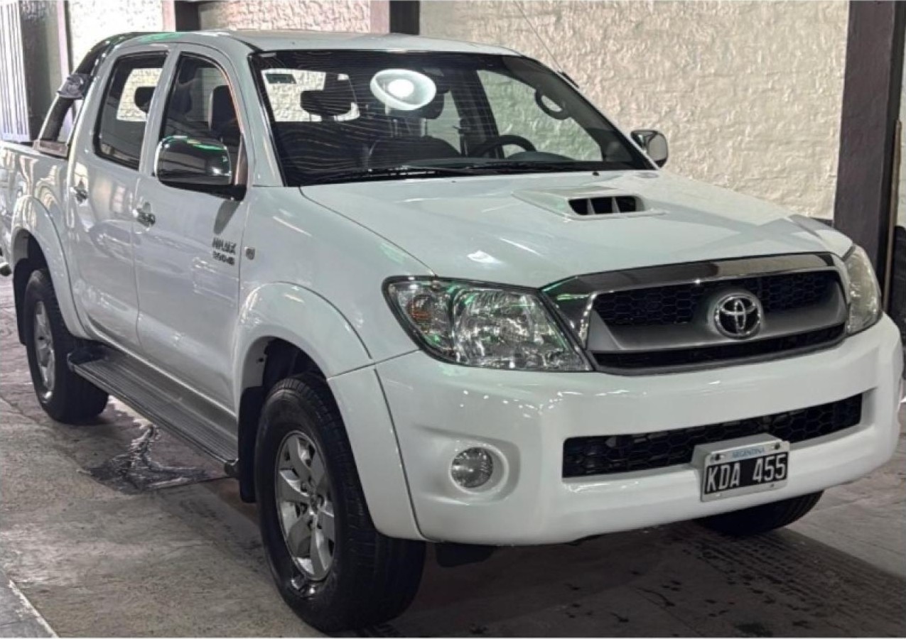 Toyota Hilux Srv 2011 Impecable 4x2 Inmaculada
