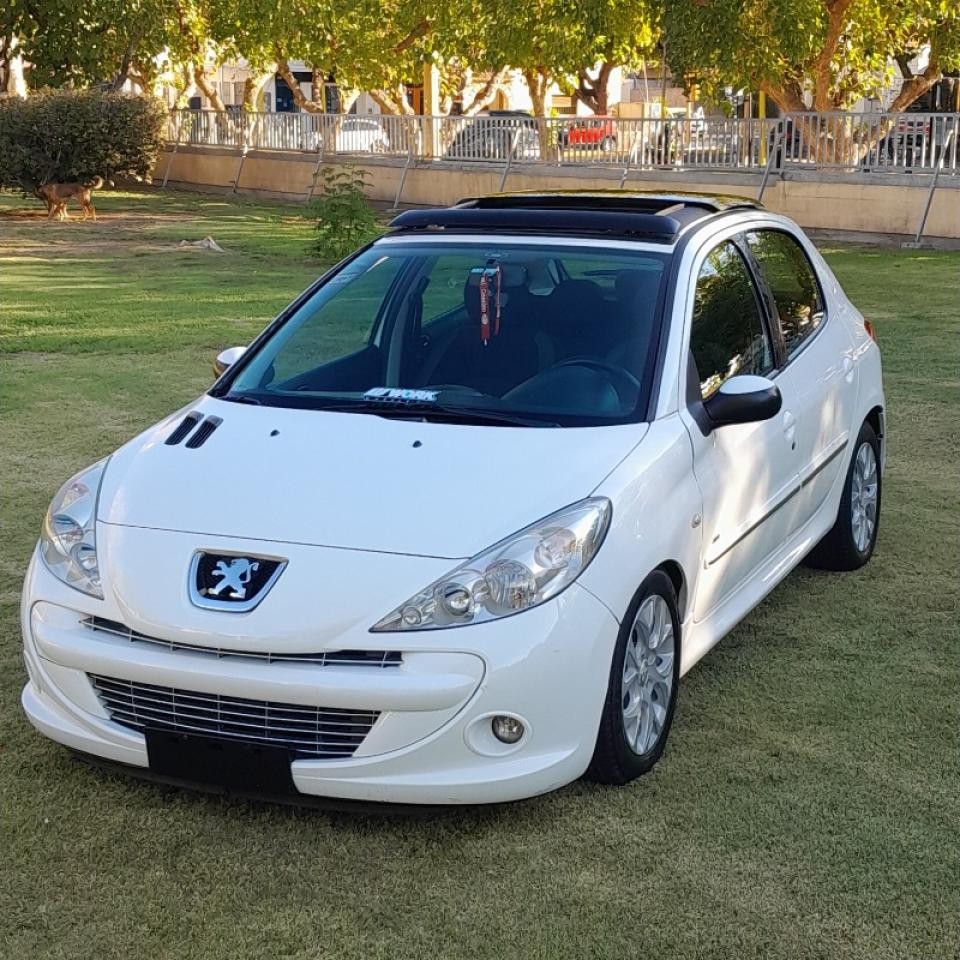 Peugeot 207 Xt Hdi 2012