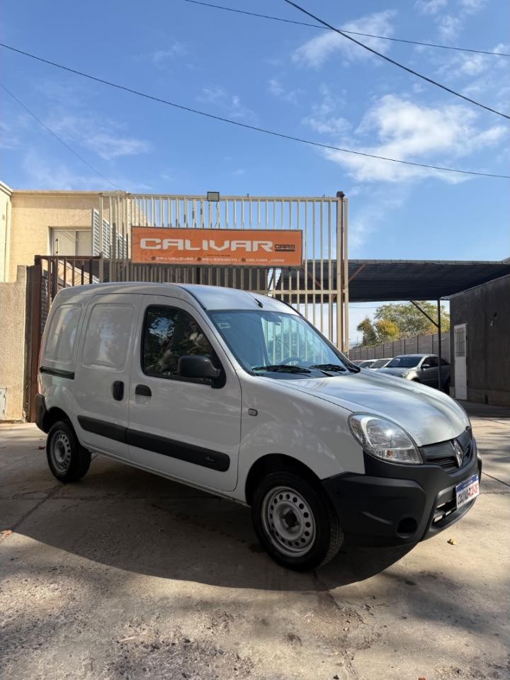 Renault Kangoo Confort 1.6 2015 única En Su Estado