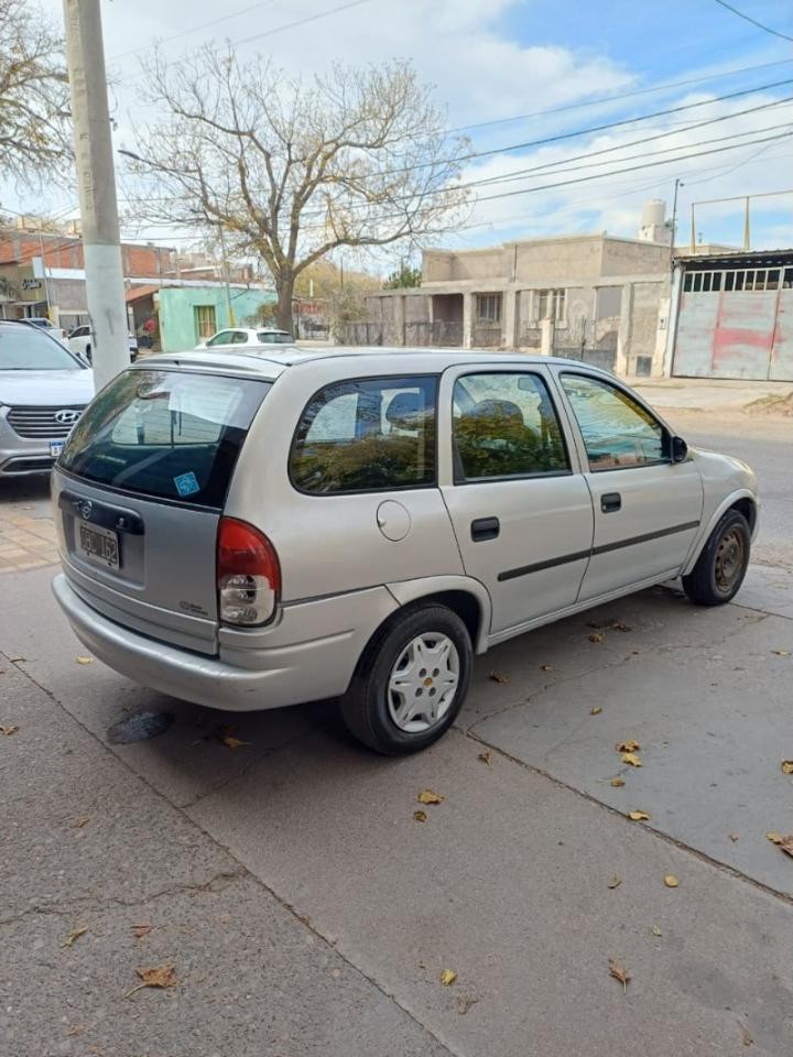 Chevrolet Corsa Classic Sw Base 1.6 5p
