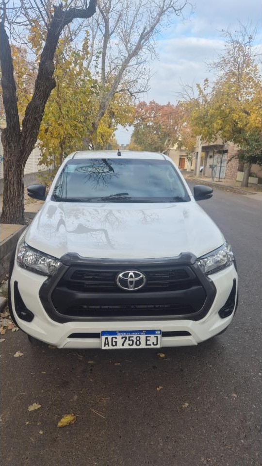 Toyota Hilux 4x2 Sr At 2024
