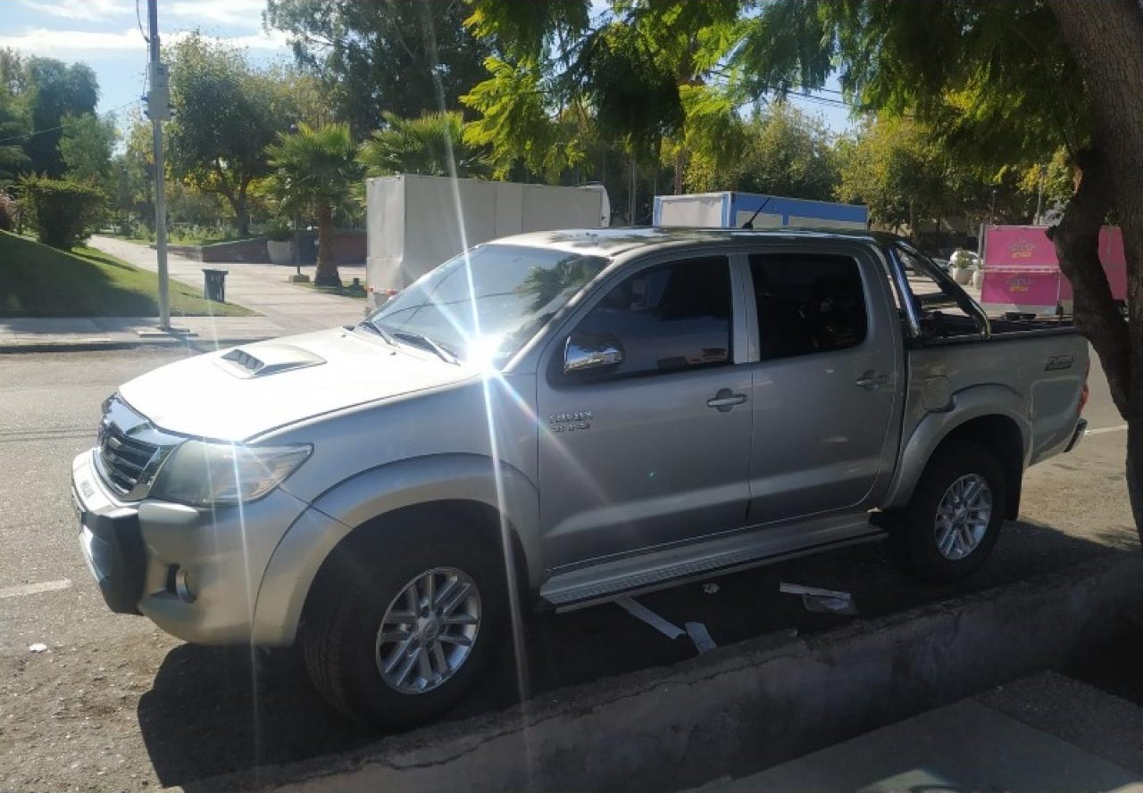 Toyota Hilux Srv Cuero 4x2 Manual 2012 Unico Dueño