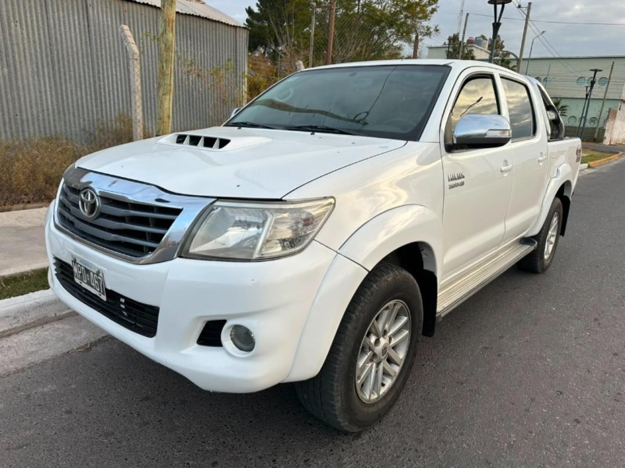 Hilux Srv 4x4 Año 2013