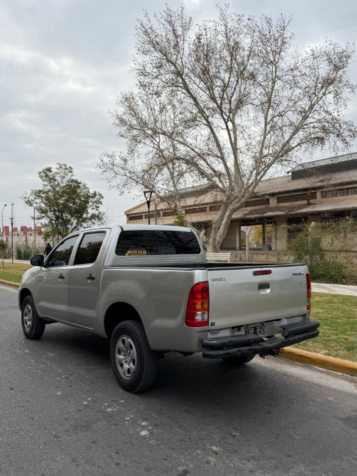 Toyota Hilux Dx 4x4 2011