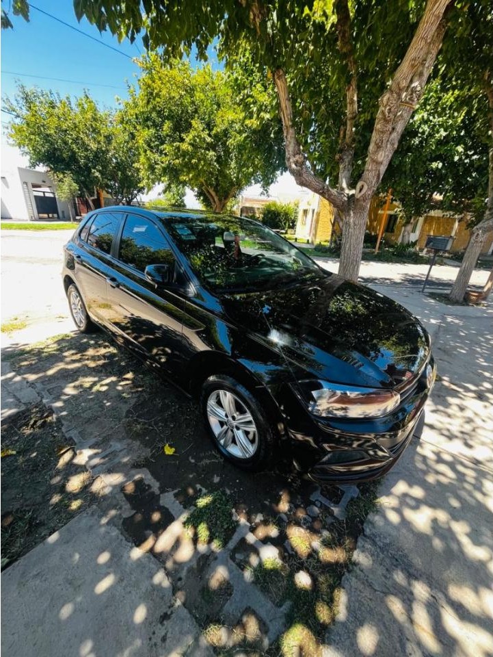 Volkswagen Polo, 2019, Color Negro, Automático, Impecable
