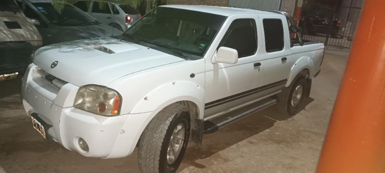 Nissan Frontier Doble Cabina 2006. Permuto Por Auto