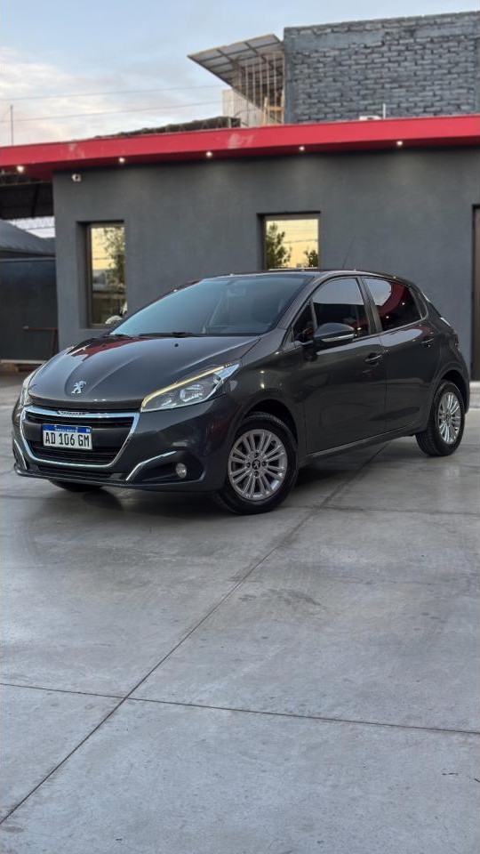Peugeot 208 1.6 Allure Pack 2018. 60.000km Nuevo