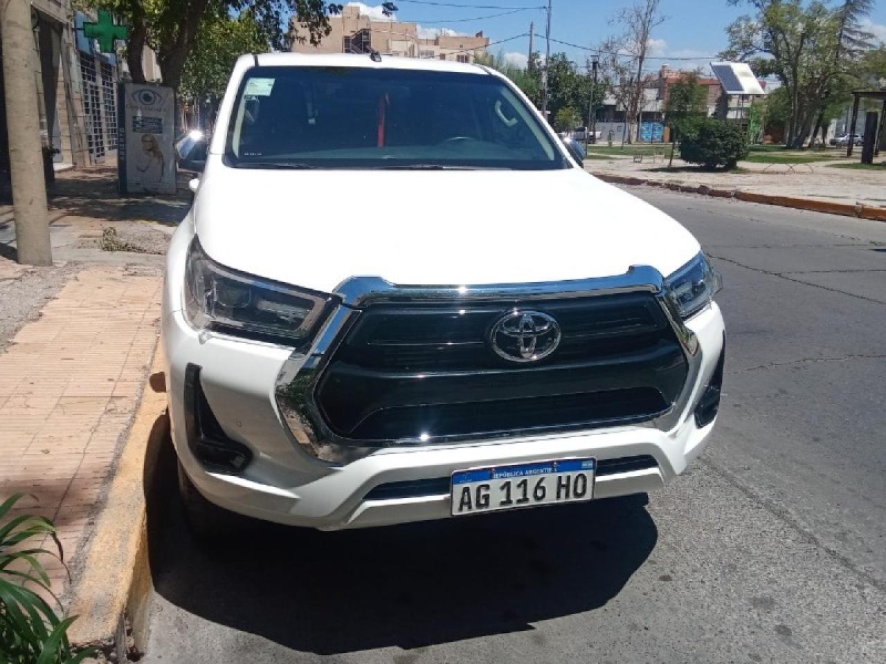Toyota Hilux Srv 2.8 At Tdi Sanjuanina 33.000 Km