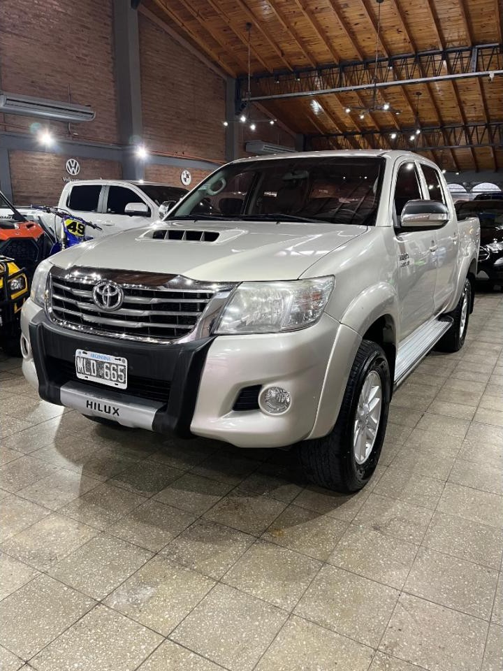 Toyota Hilux Srv 2013. 4x2. Impecable