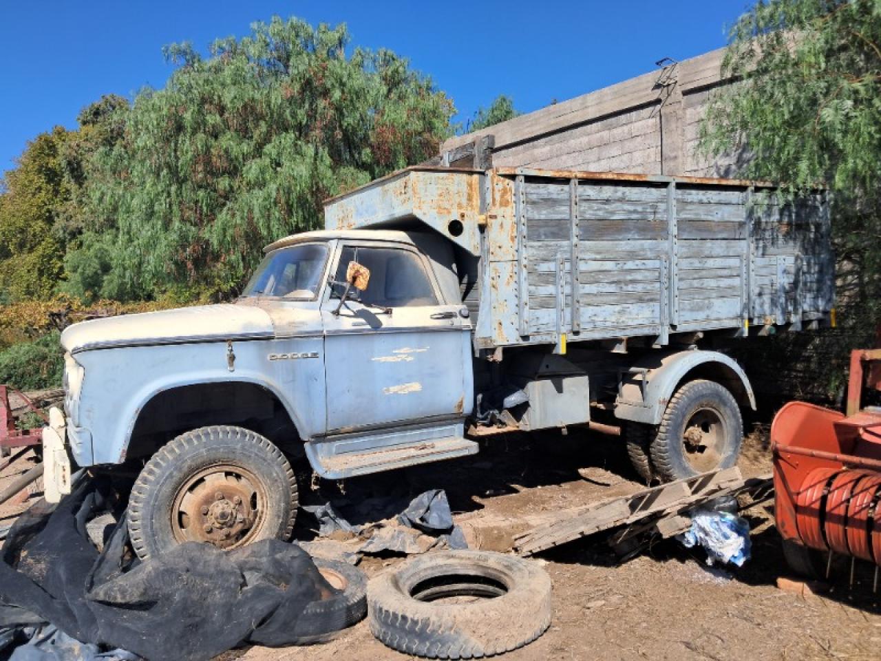 Camión Dodge 400 (militar) - 4x4 - Alta Y Baja - Volquete