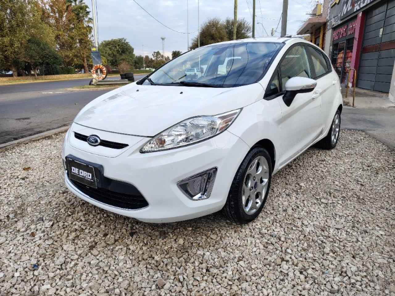 Ford Fiesta Kd 5 Ptas Titanium, Año 2013. Pocos Kms.