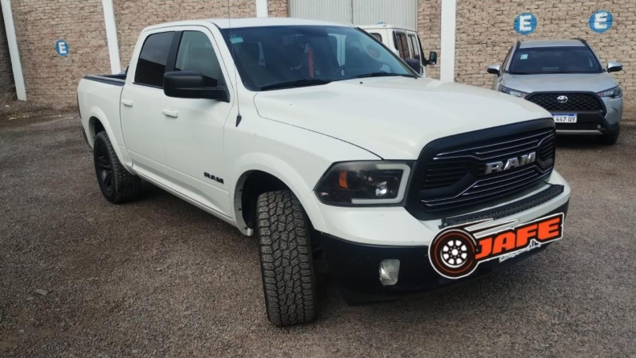 Dodge Ram Laramie 5.7 L V8 4x4 Año 2021