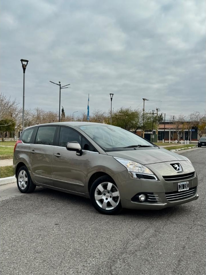 Peugueot 5008 - Unico Dueño 2013