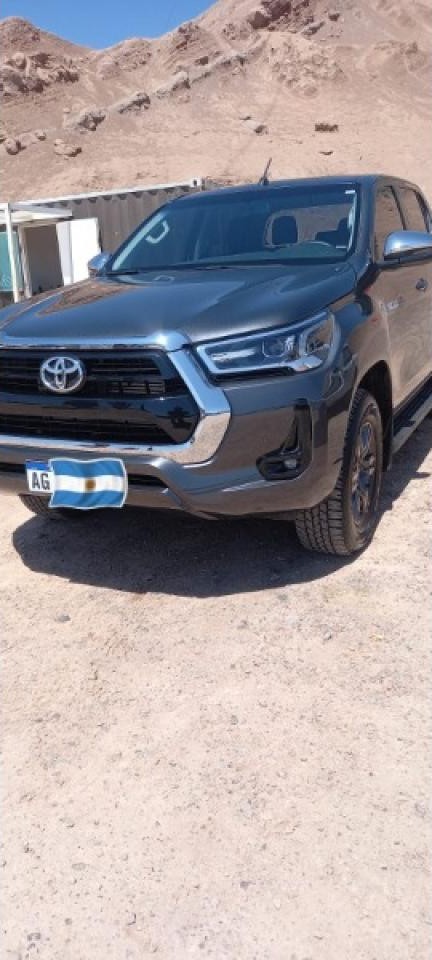 Toyota Hilux Srv 4x2 2.8 2023 Nueva. 12mil Km