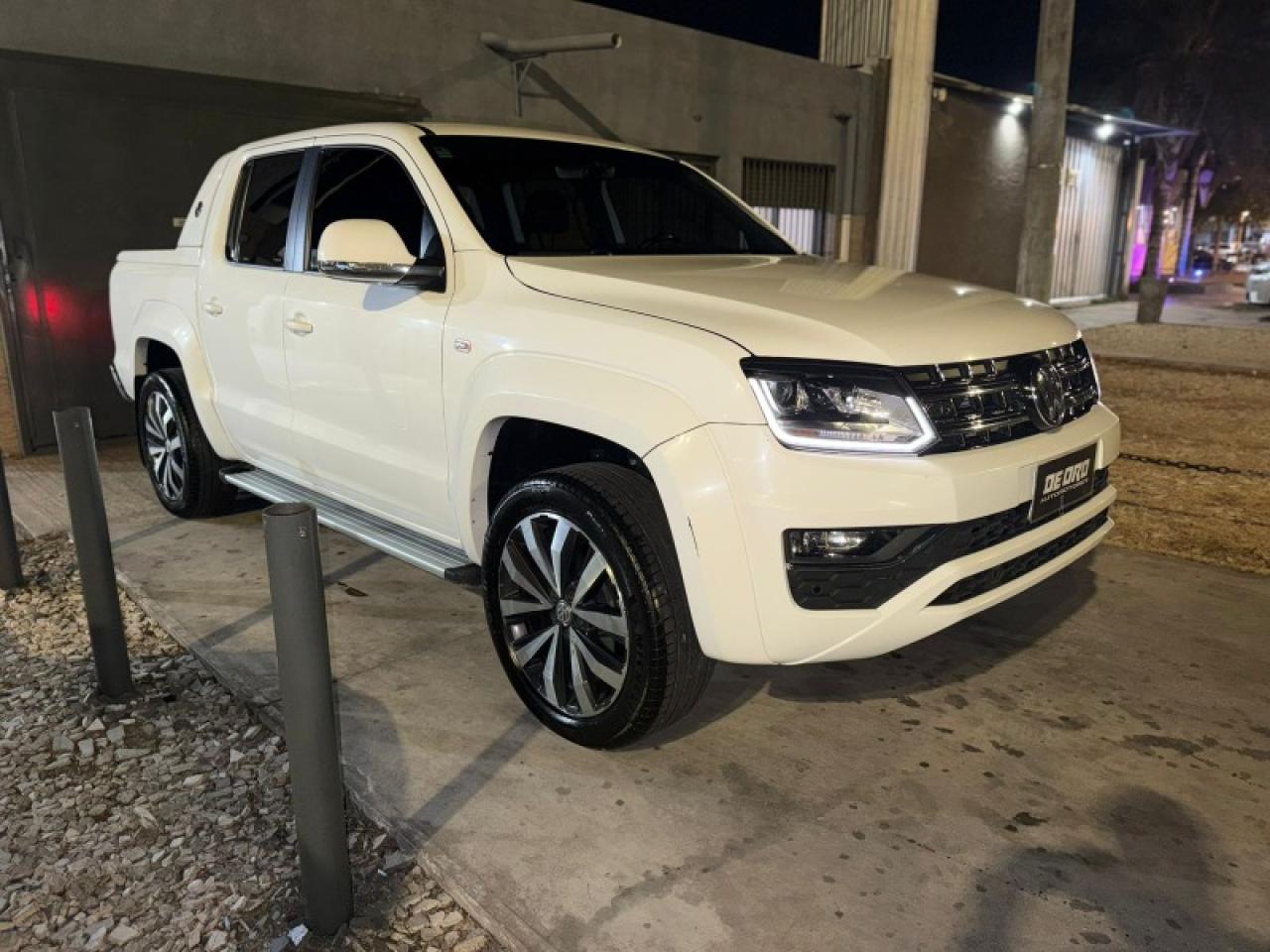 Volkswagen Amarok Extreme V6, Año 2023. Impecable.