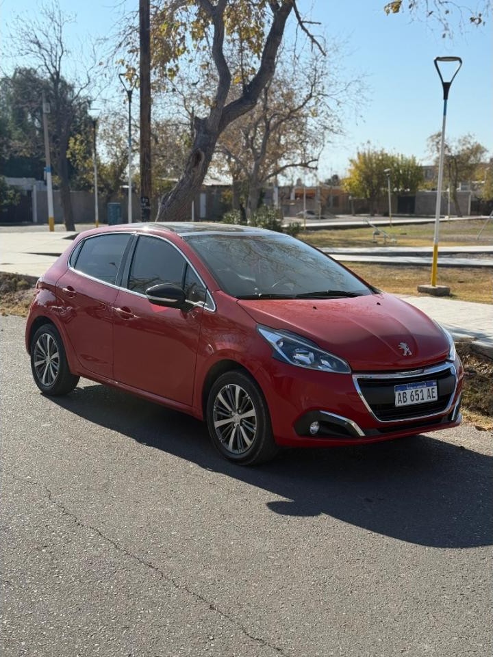 Peugeot 208 Feline 2017