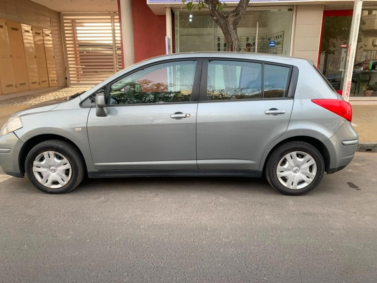 Nissan Tiida 2010