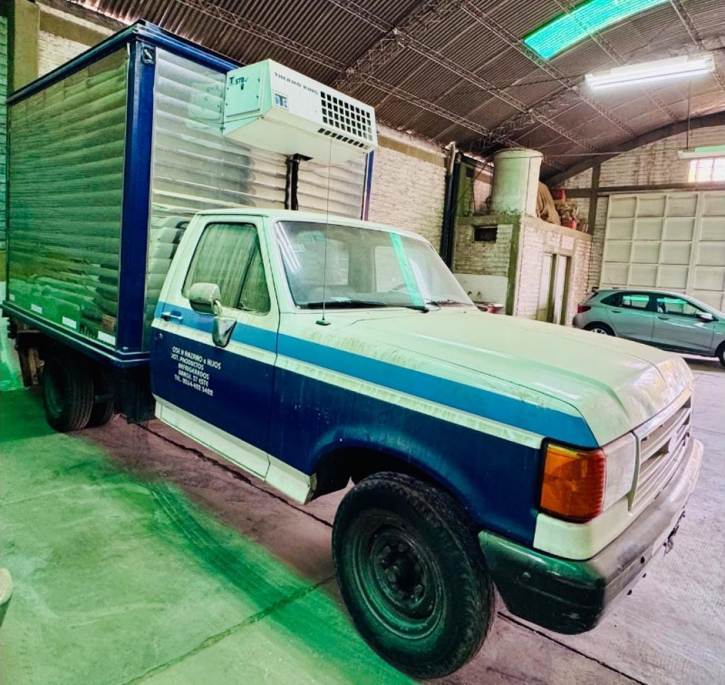Ford 250 D, Furgón Modelo 1978