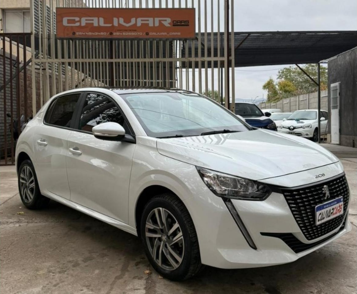 Peugeot 208 Allure Pack 1.6 2023 Con 24.000km