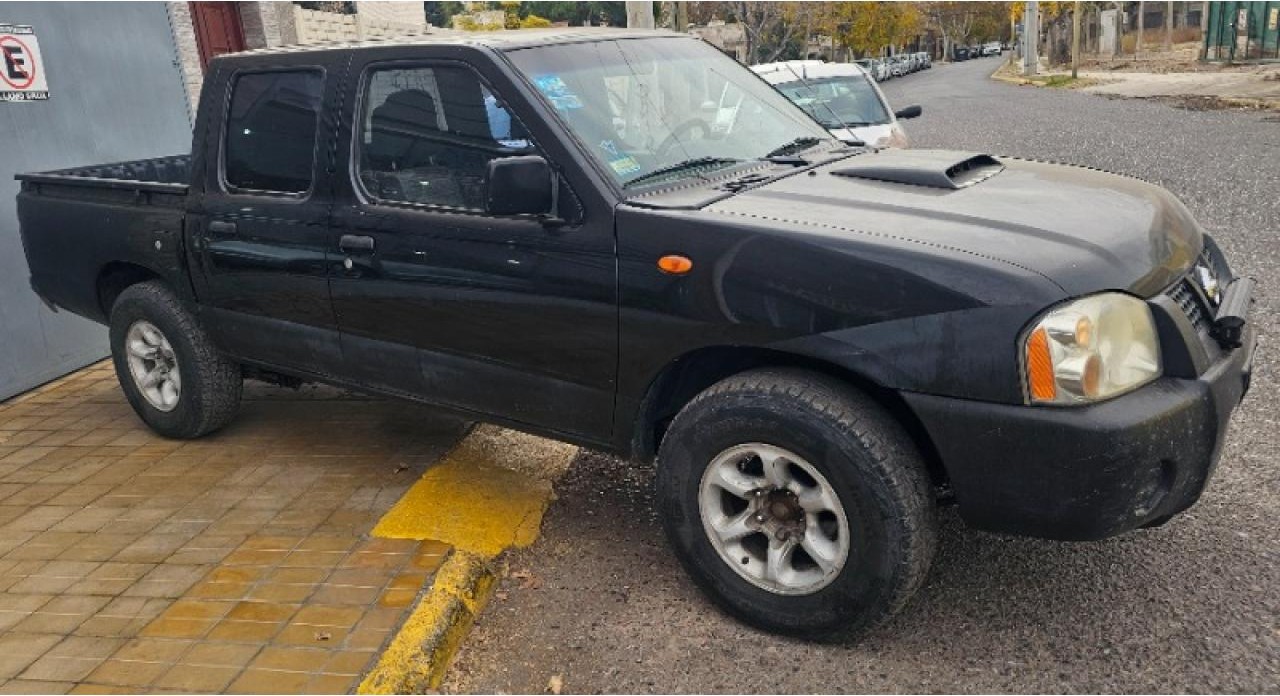 Nissan Np300 2.5 Cabina Doble 133cv 4x2 2011