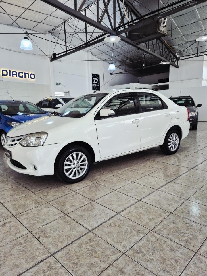 Toyota Etios Xls 1.5 4 Puertas 2015