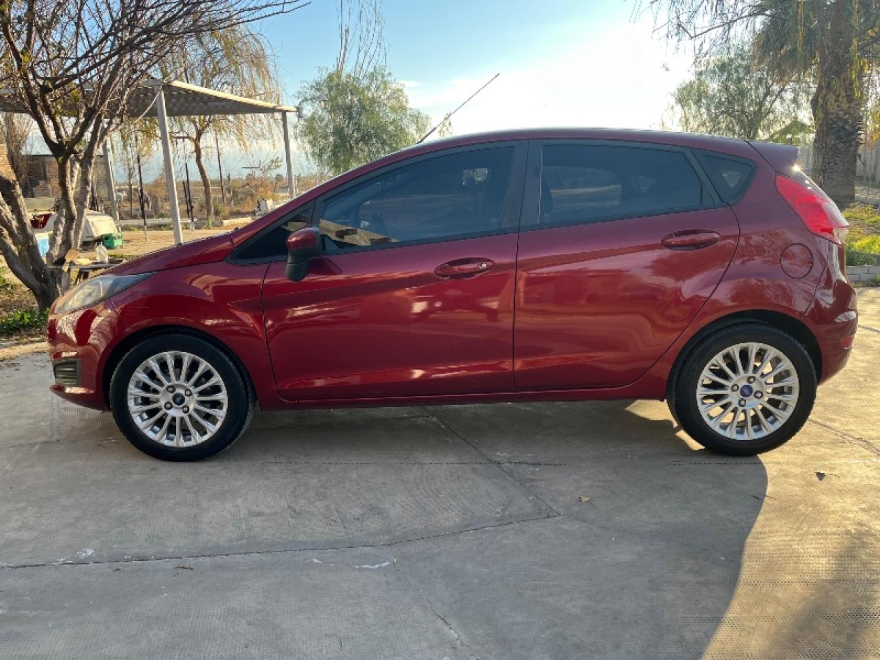 Ford Fiesta Kinetic 2016 S Plus. Muy Buen Estado