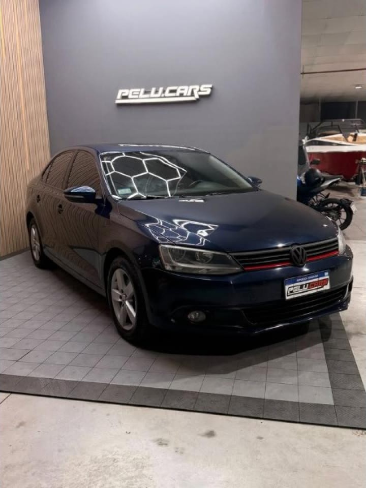 Volkswagen Vento 2.5 Luxury 2012
