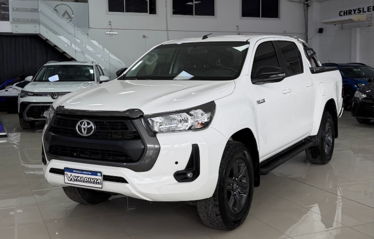 Toyota Hilux Sr 4x2 Mt 2021