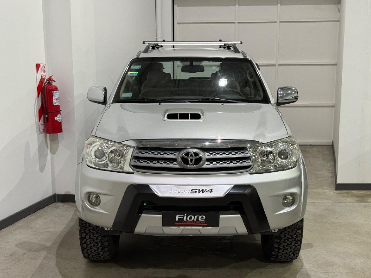 Toyota Hilux Sw4 Cuero 7 Asientos Impecable Automática