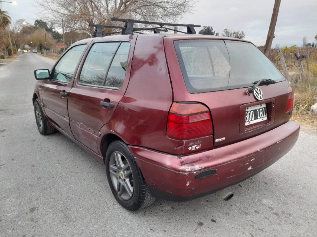 Volkswagen Golf Nafta Mod 99 Precio 1.800mil  Funcionando. Detalles Eléctricos