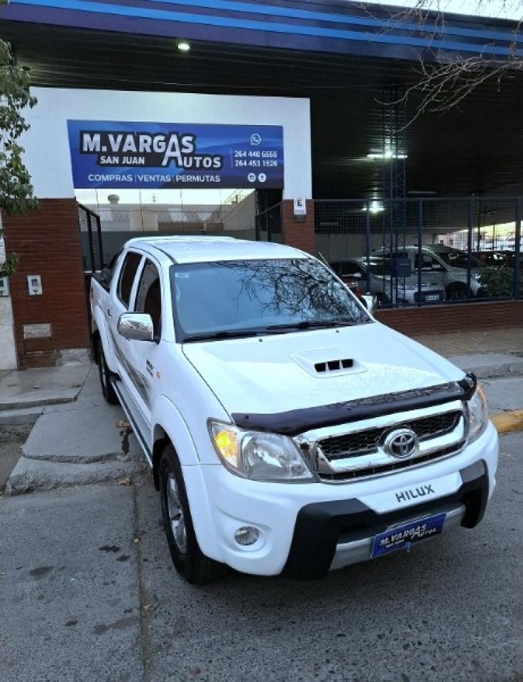 Toyota Hilux 3.0 (mejorada Srv) 4x4  2011 Contado Permutas