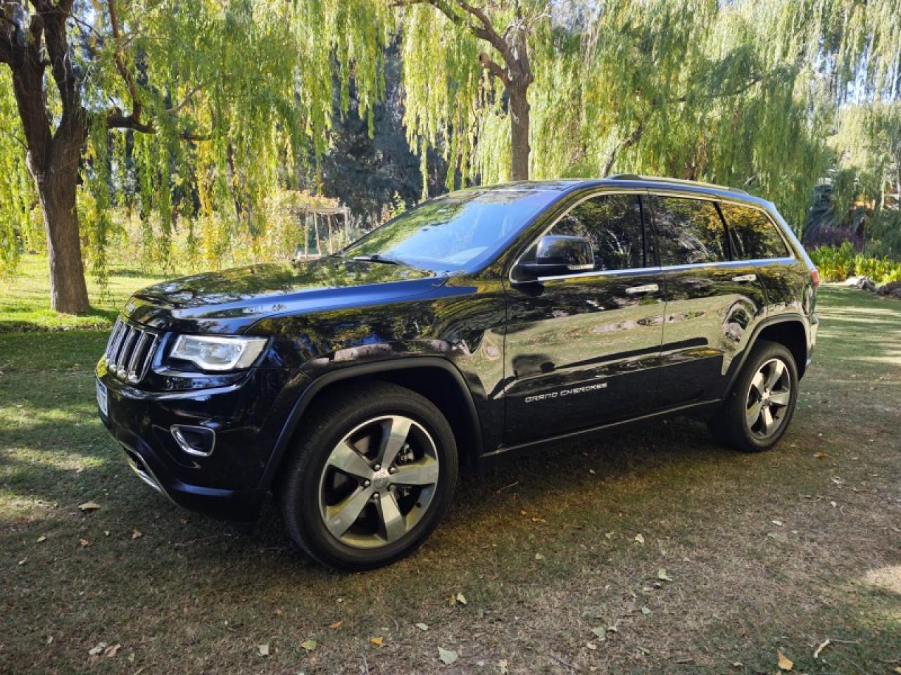 única Jeep Gran Cherokee 2016