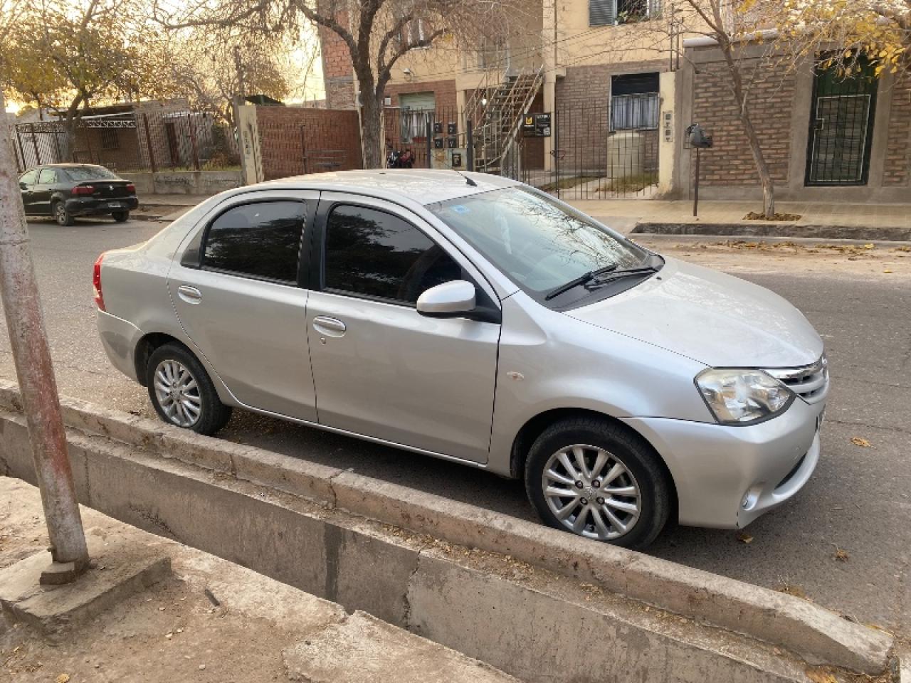 Toyota Etios. Recibo Permuta De Mi Interés
