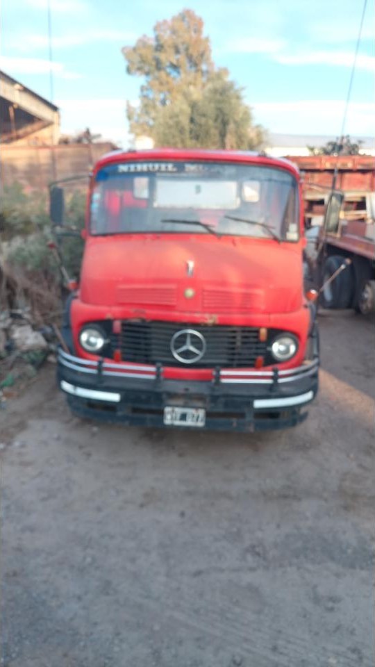 Mercedes Benz 1114 Con Tanque Regador