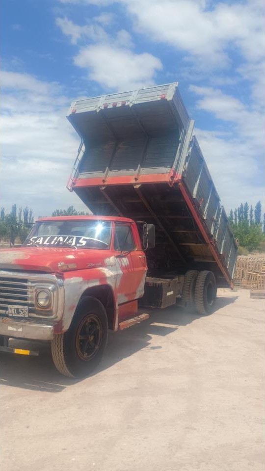 Ford 700