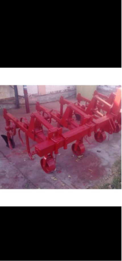 Vendo 2 Vibros Cultivadores De 5 Y 4 Cuerpos
