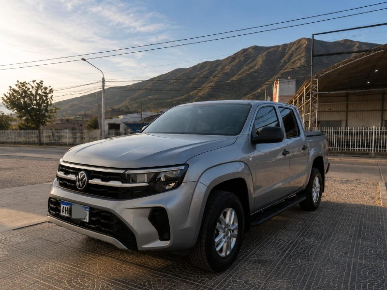 Volkswagen Amarok Trendline 4x2 Mt 140 Cv 2025
