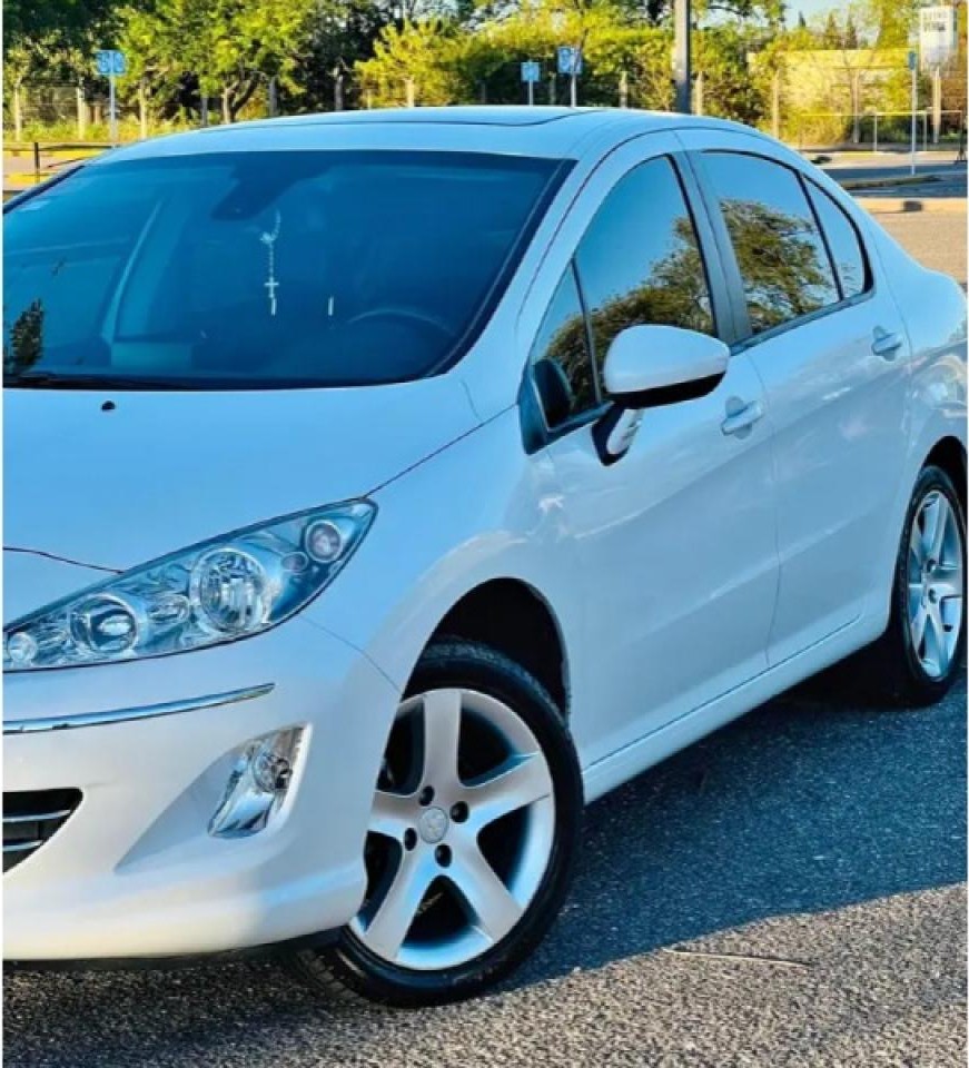 Peugeot 408 Allure Con Navegador Y Tapizado Cuero Impecable Unico Dueño