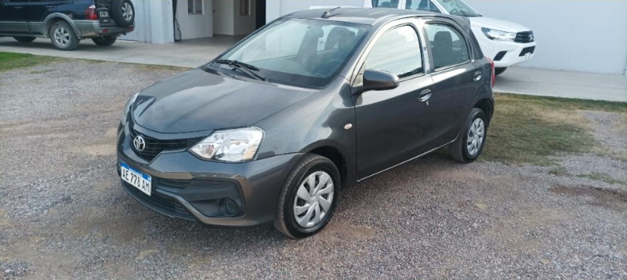Toyota Etios 1.5 X Mt6 5 Pts 2021