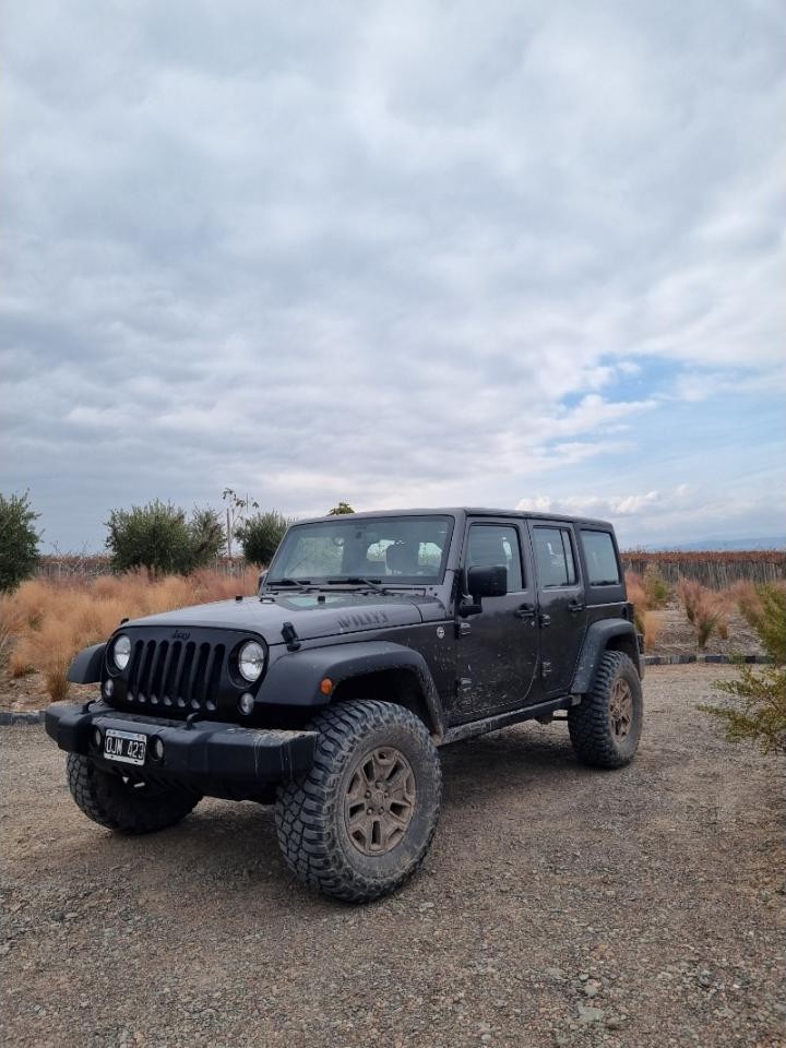 Jeep Wrangler Unlimited Willyz V6