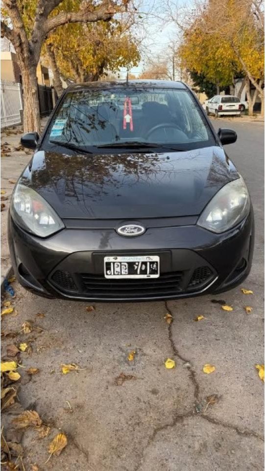 Ford Fiesta Max 1.6 Mp3 Ambiente Plus 2010