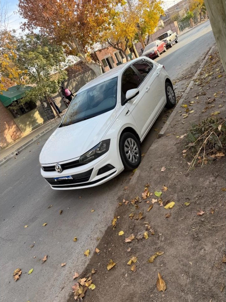Volkswagen Polo Trendline 1.6 Triptonic 2018