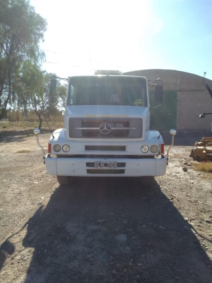Mercedes Benz 1318