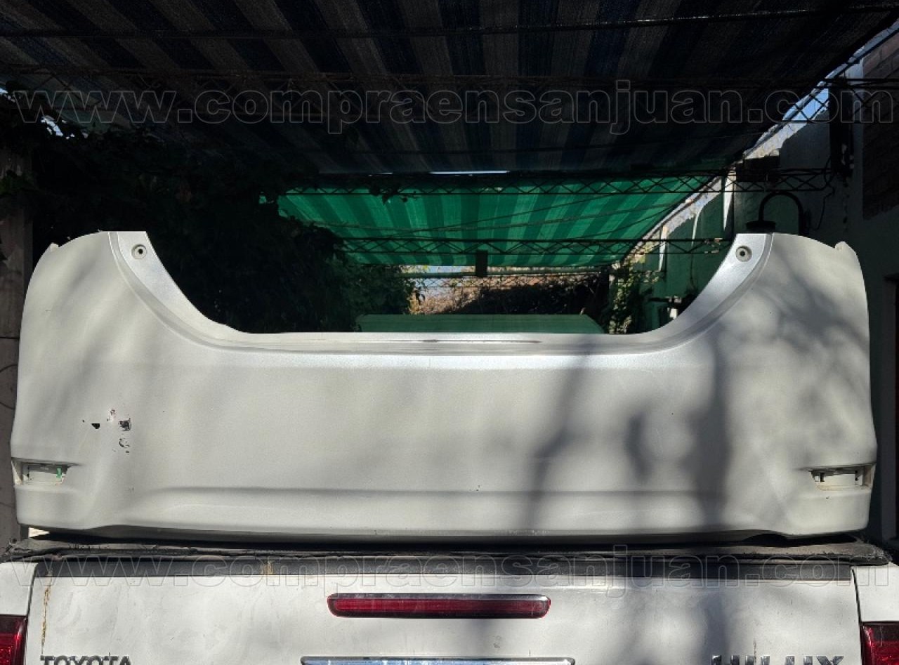 Paragolpe Trasero Toyota Corolla 2017